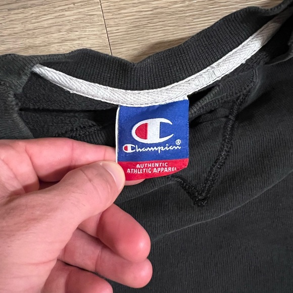 Vintage Champion Crewneck - Picture 4 of 6
